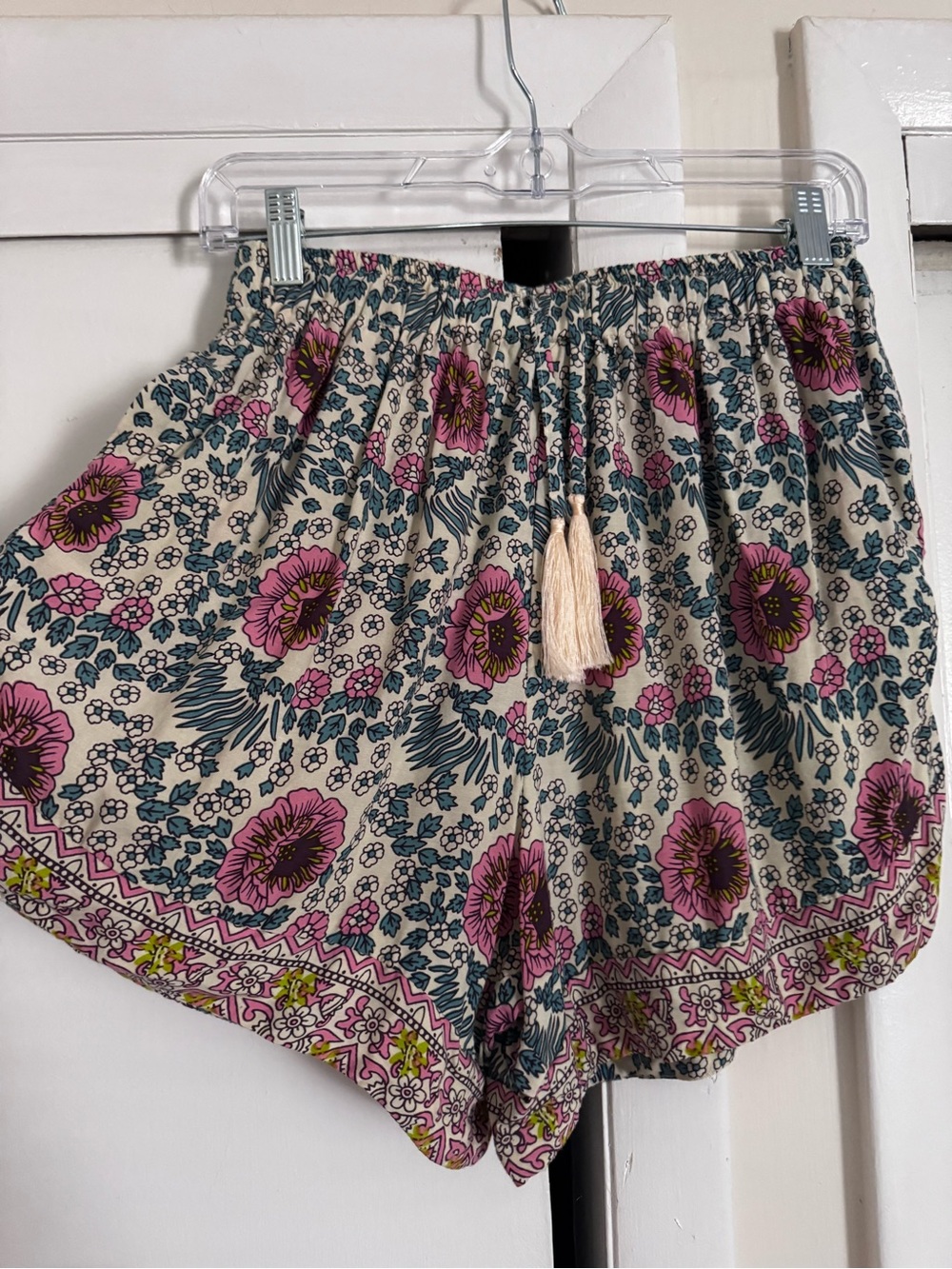 NWT Natalie Martin vintage floral cream shorts pink large